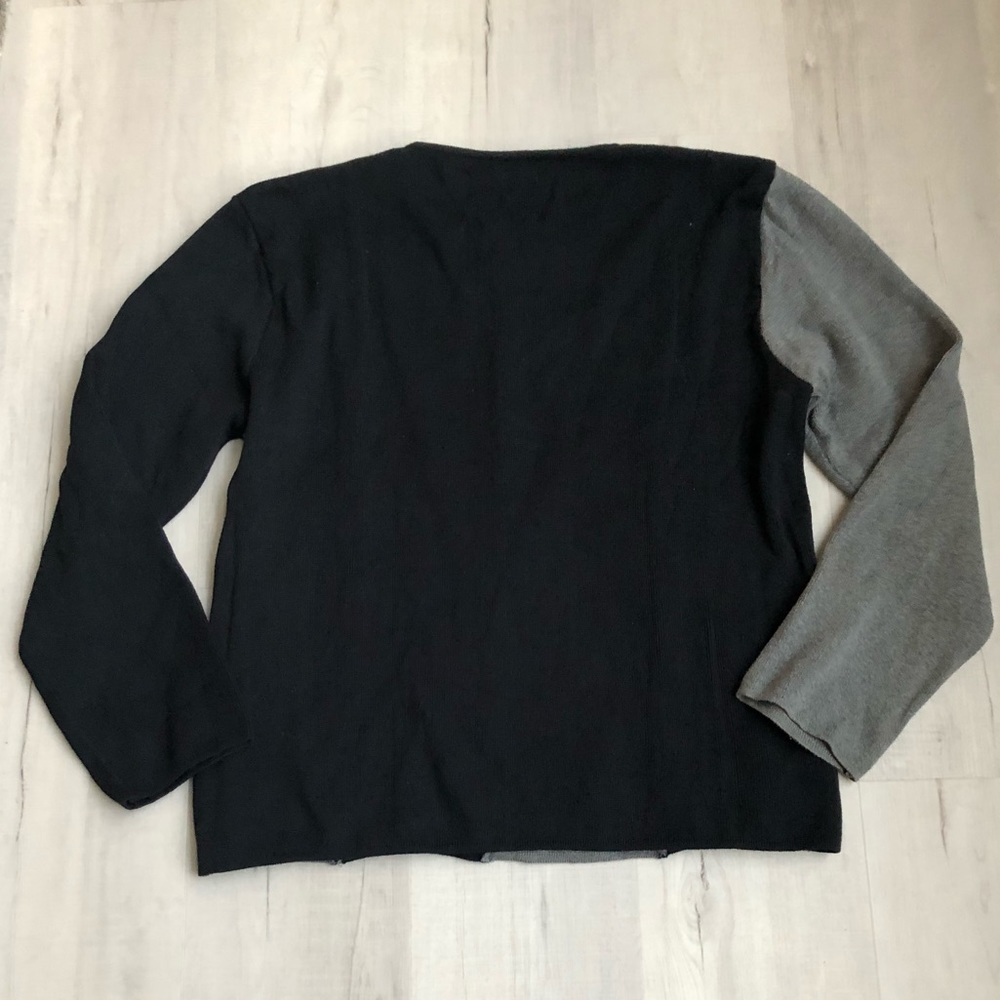 Black & Gray Color Block Sweater - Picture 2 of 5
